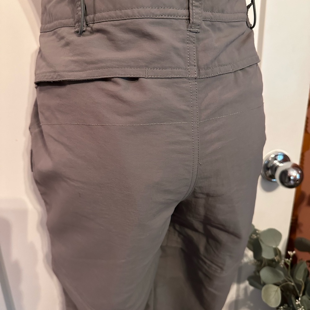 The North Face Women’s Sedona Sage Gray nylon convertible snap zipper 14 pants - Picture 9 of 14